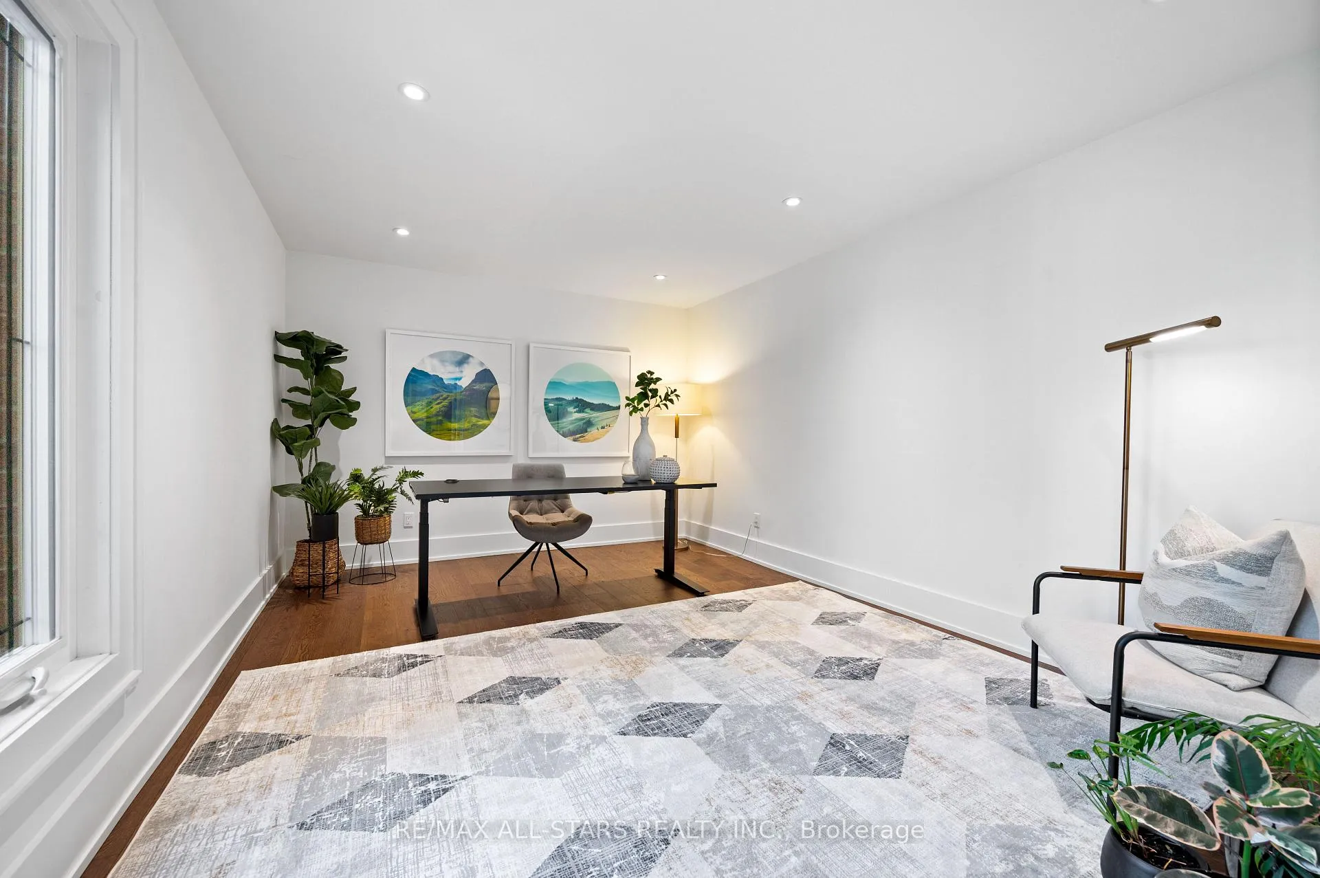 Photo 9 of 45 Rosemead Close, Markham, Unionville — HOMEH