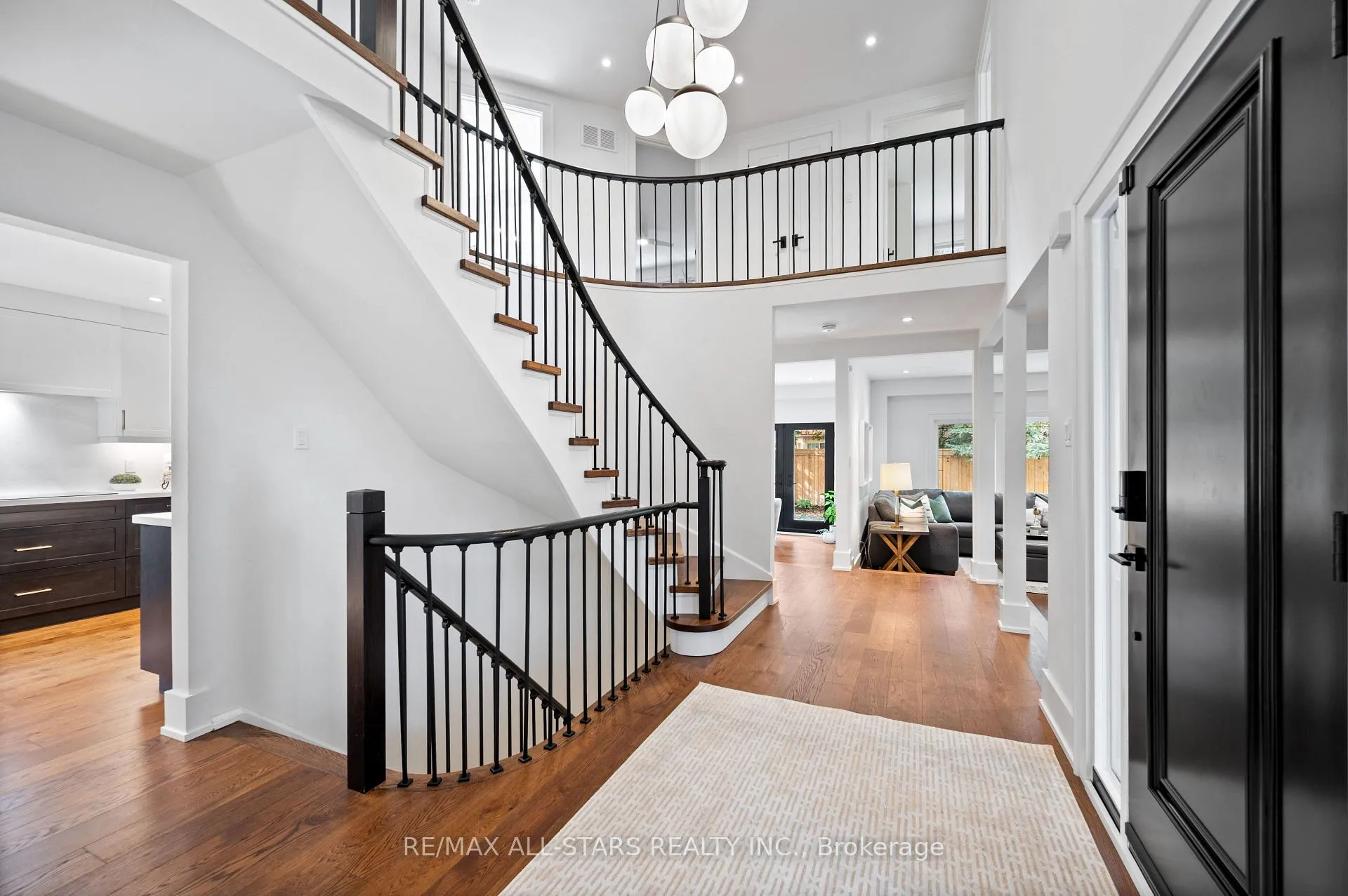 Photo 10 of 45 Rosemead Close, Markham, Unionville — HOMEH