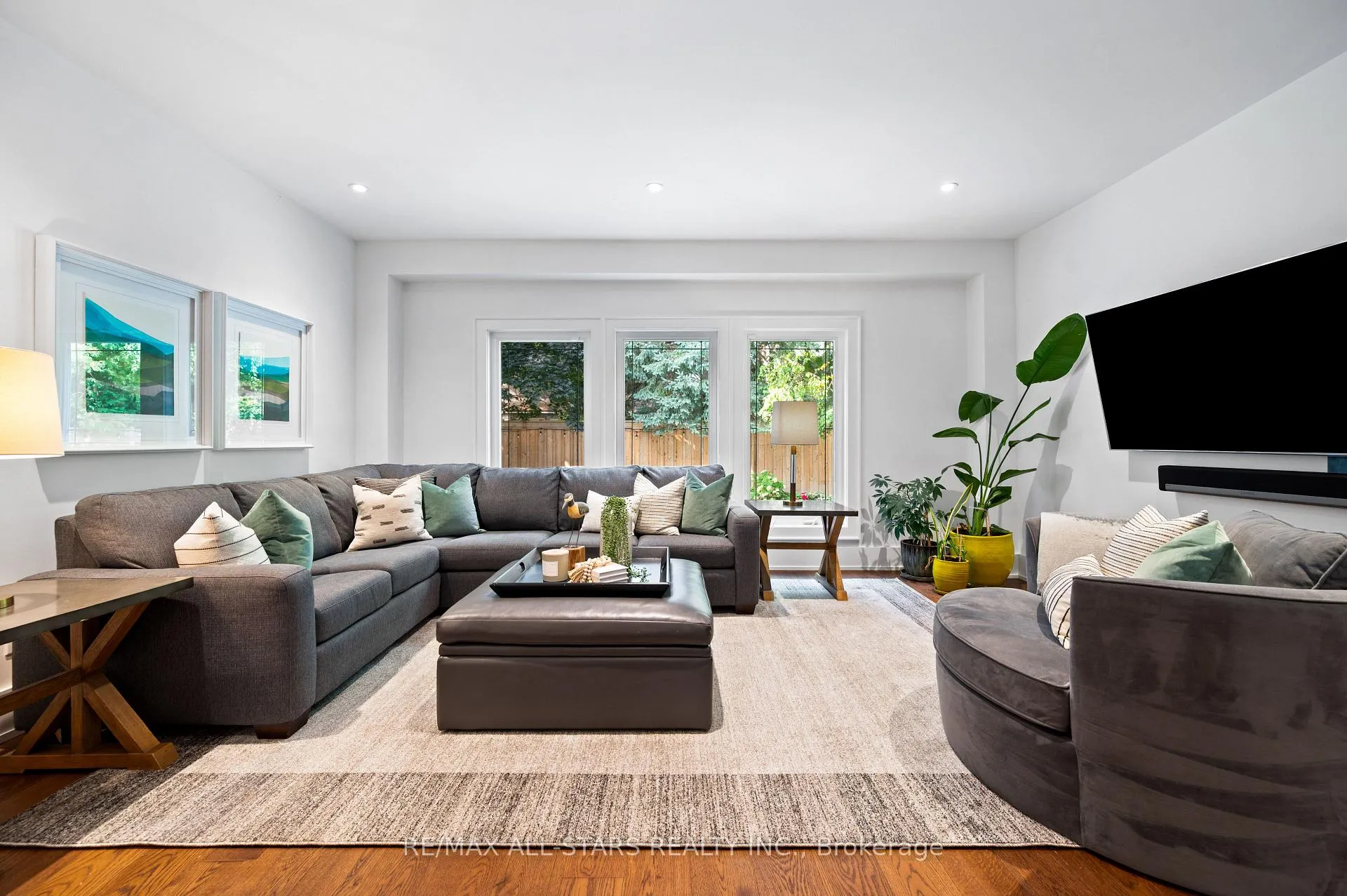 Photo 11 of 45 Rosemead Close, Markham, Unionville — HOMEH