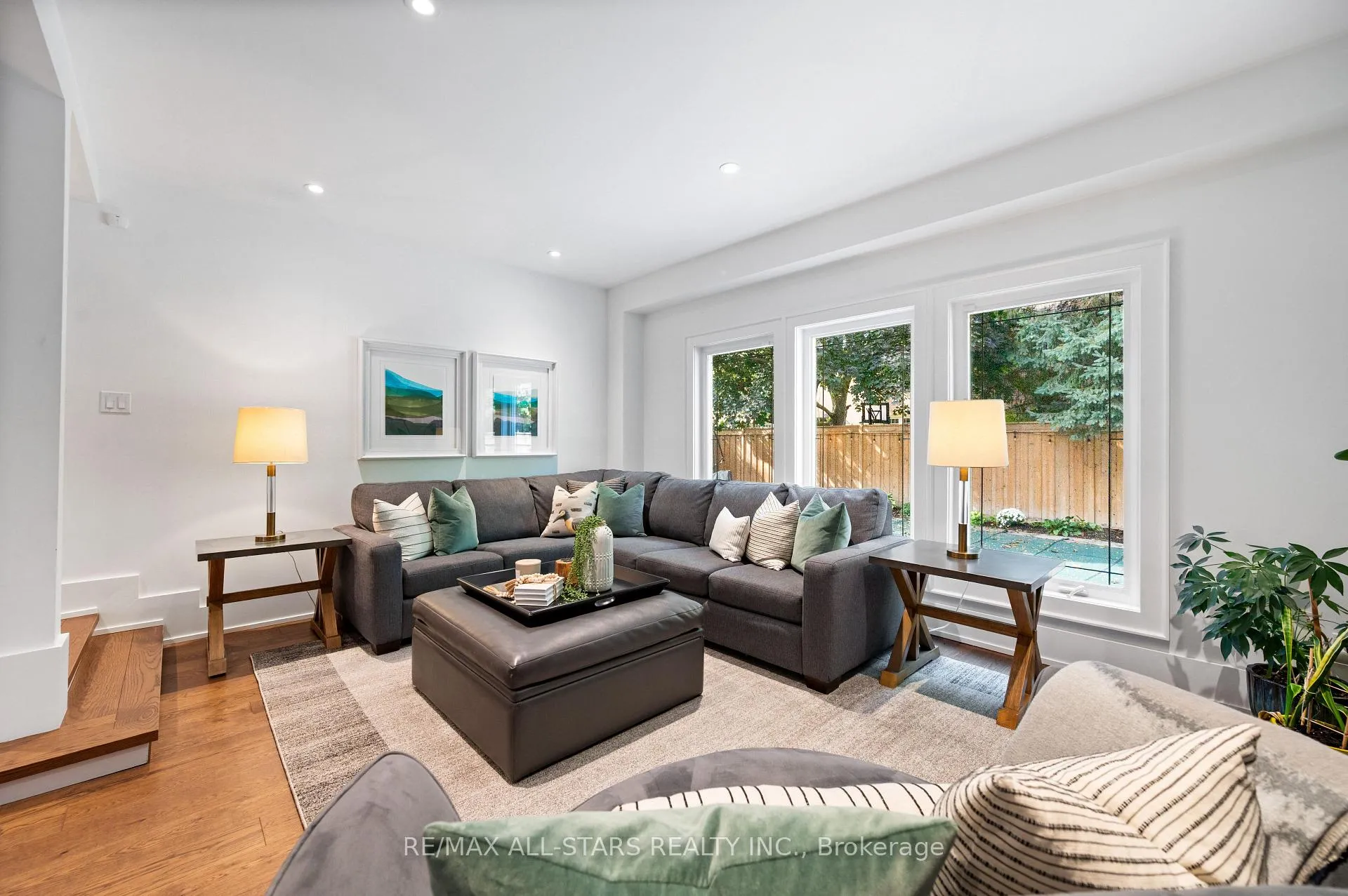 Photo 13 of 45 Rosemead Close, Markham, Unionville — HOMEH