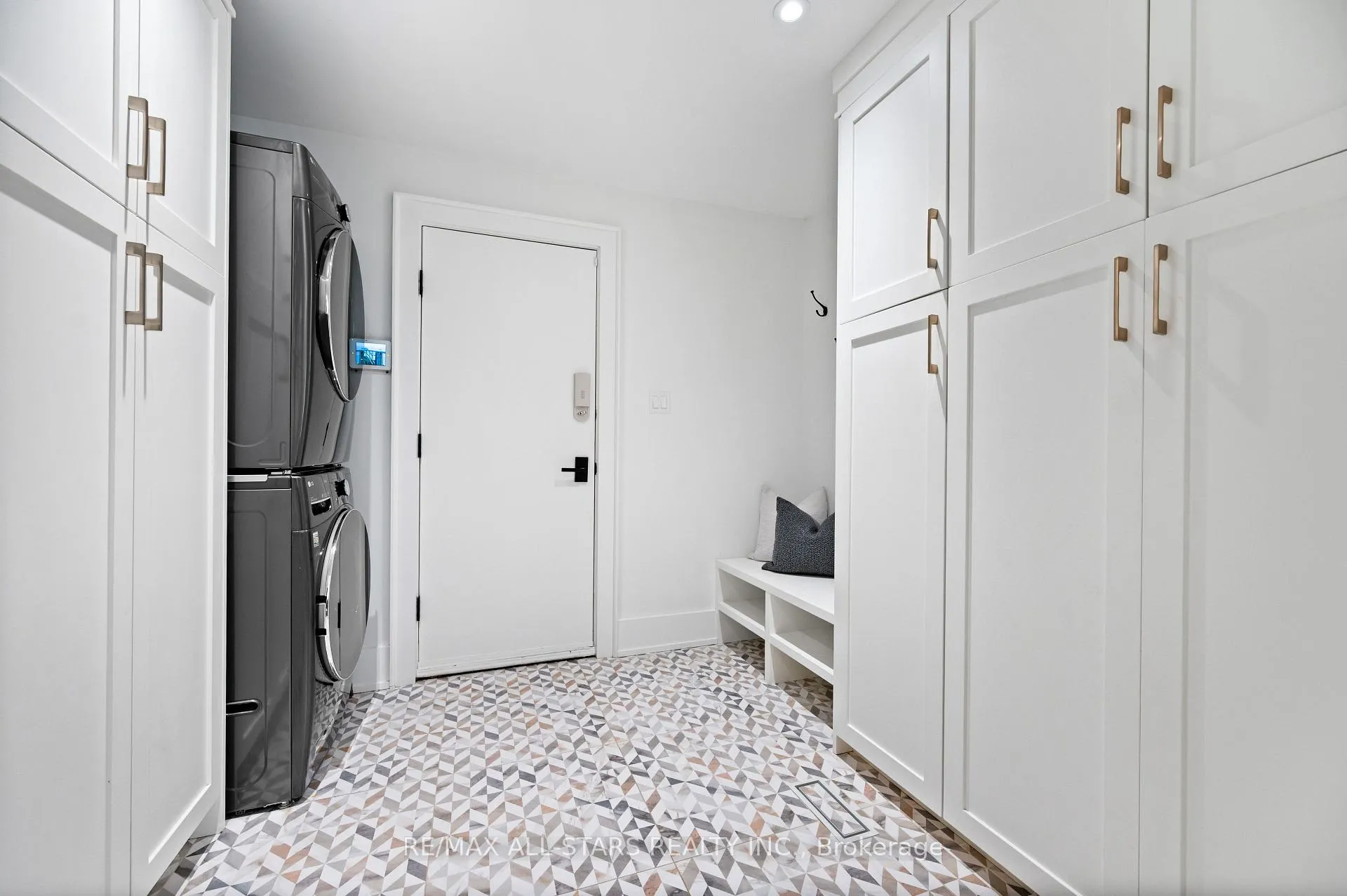 Photo 25 of 45 Rosemead Close, Markham, Unionville — HOMEH