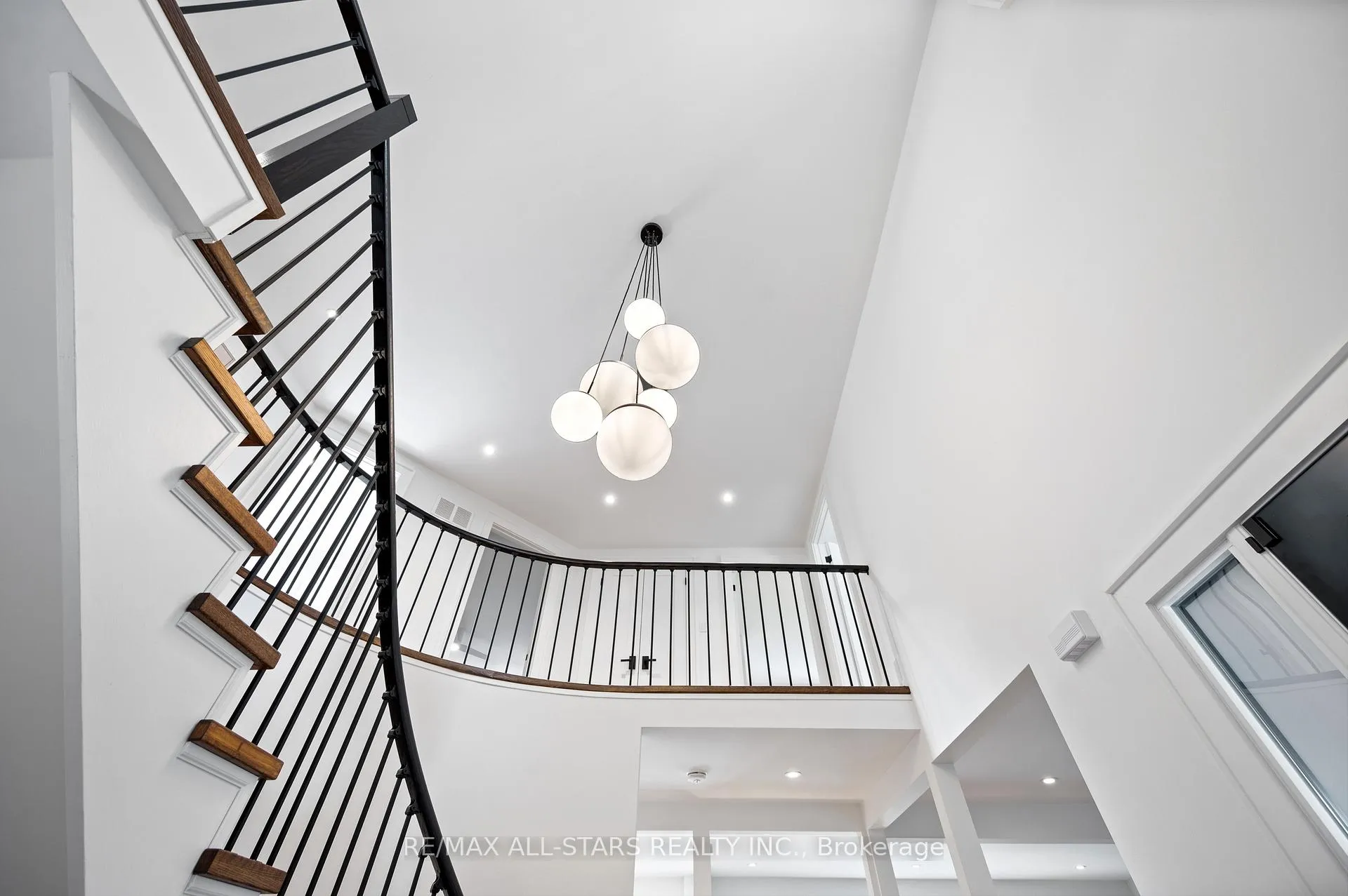 Photo 27 of 45 Rosemead Close, Markham, Unionville — HOMEH