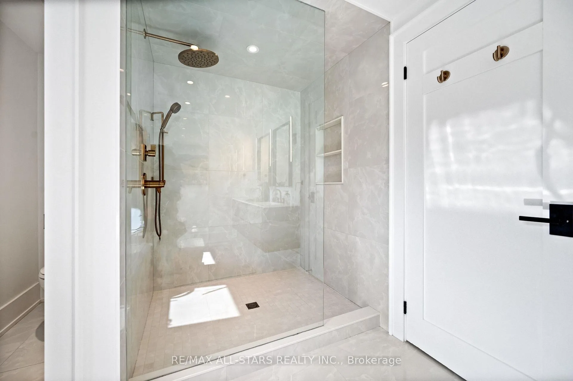 Photo 35 of 45 Rosemead Close, Markham, Unionville — HOMEH