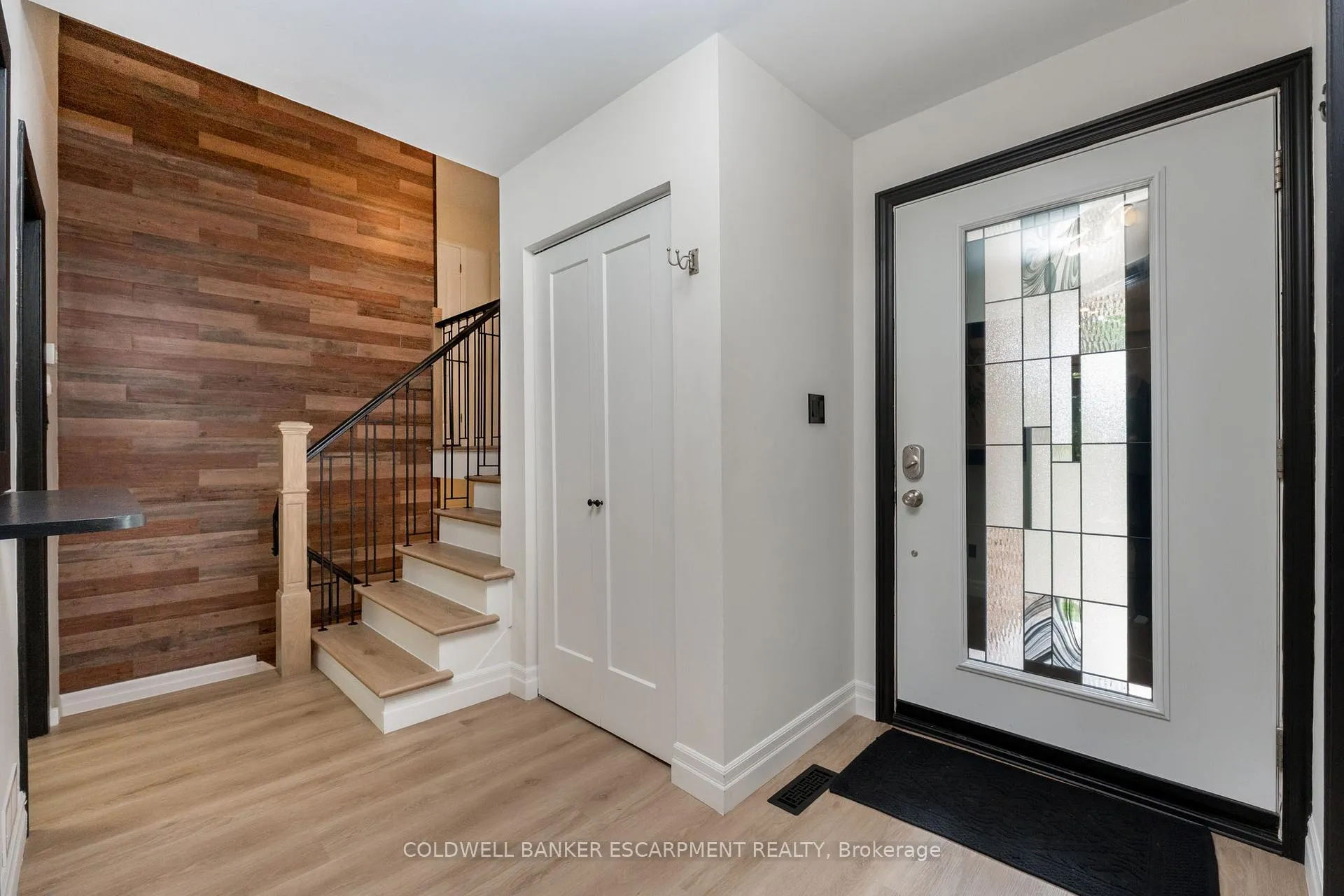 Photo 7 of 77 Elizabeth Drive, Halton Hills, Acton — HOMEH