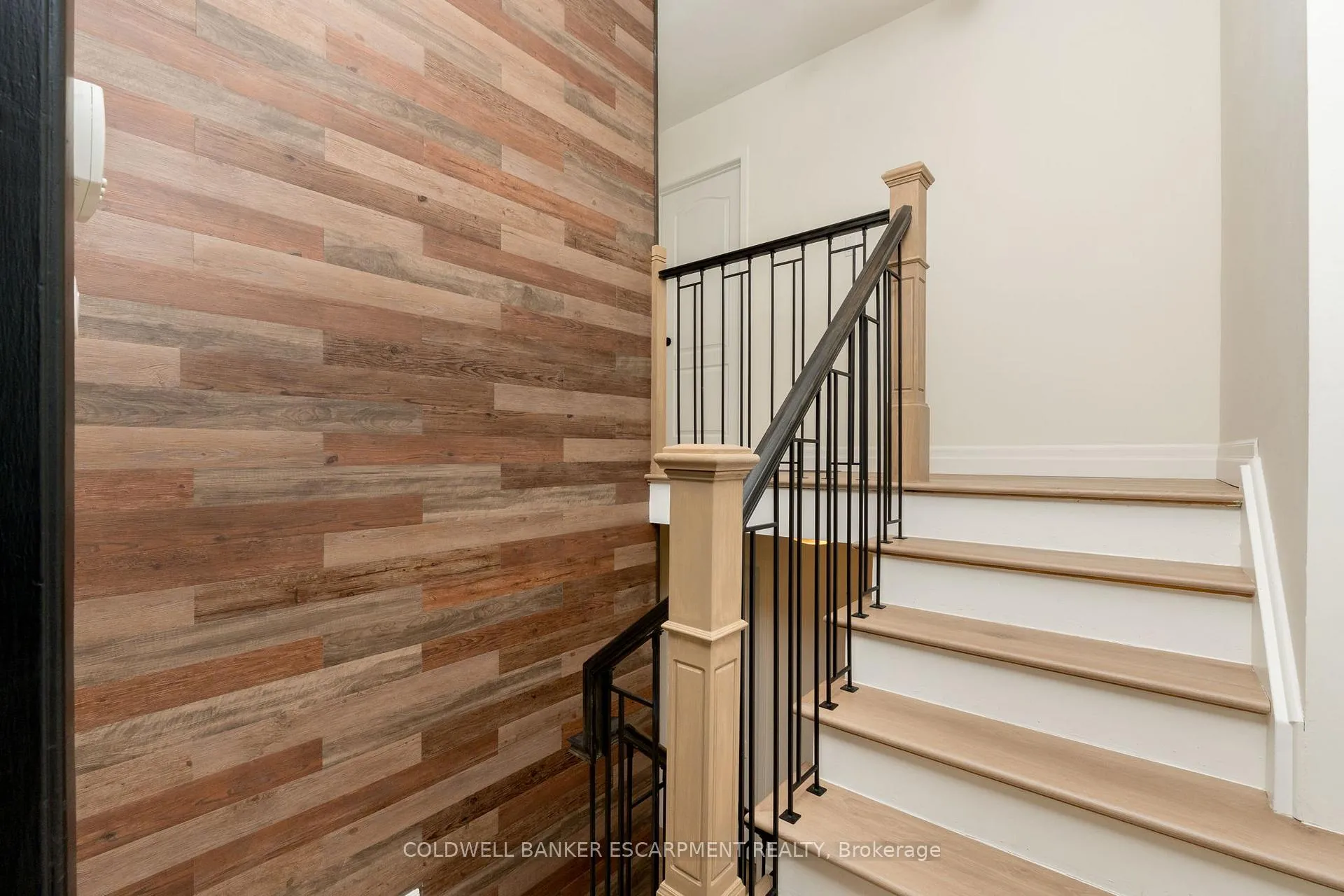 Photo 17 of 77 Elizabeth Drive, Halton Hills, Acton — HOMEH
