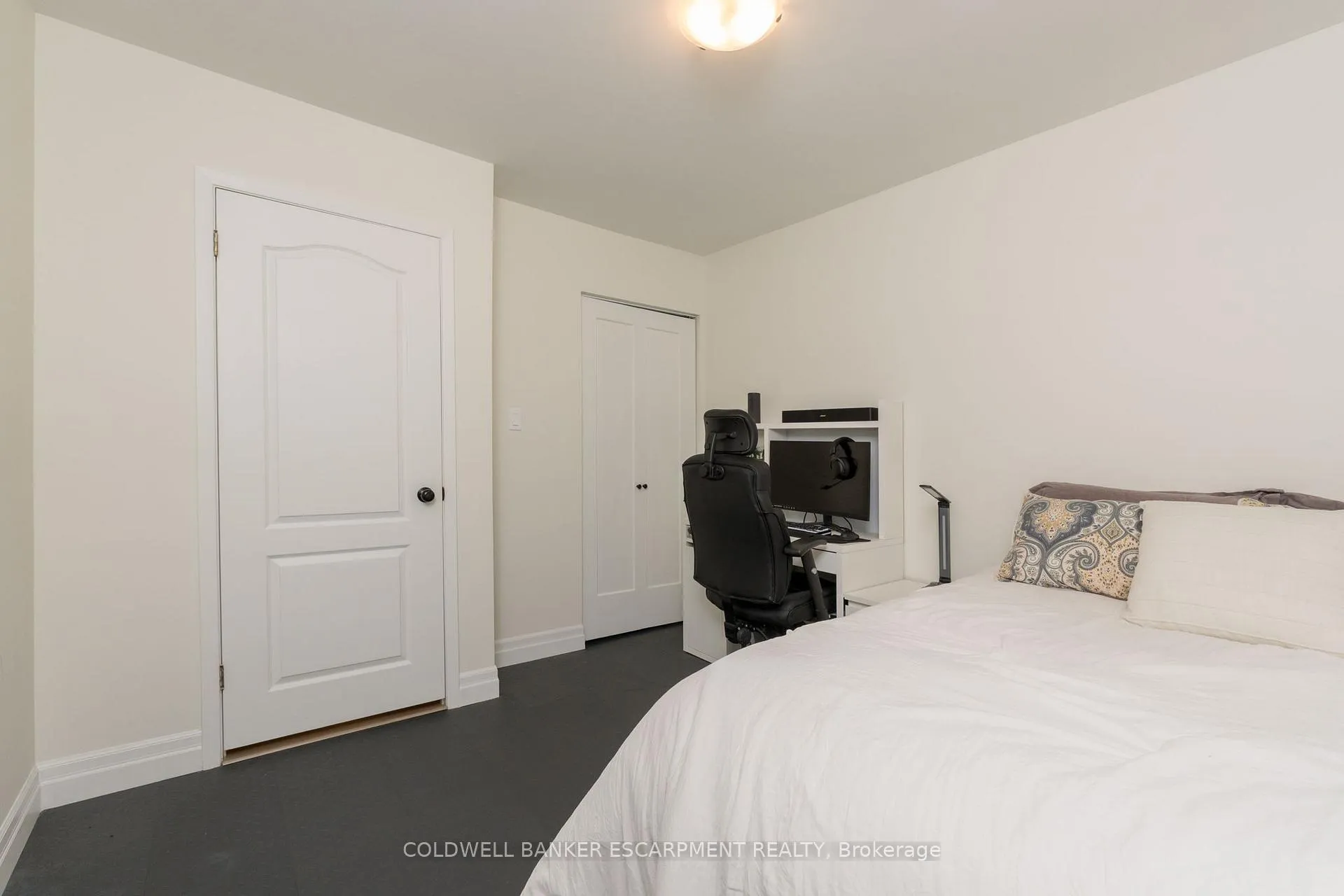 Photo 22 of 77 Elizabeth Drive, Halton Hills, Acton — HOMEH