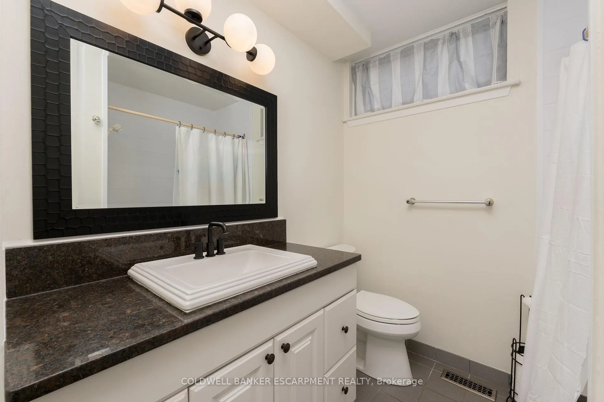 Photo 23 of 77 Elizabeth Drive, Halton Hills, Acton — HOMEH
