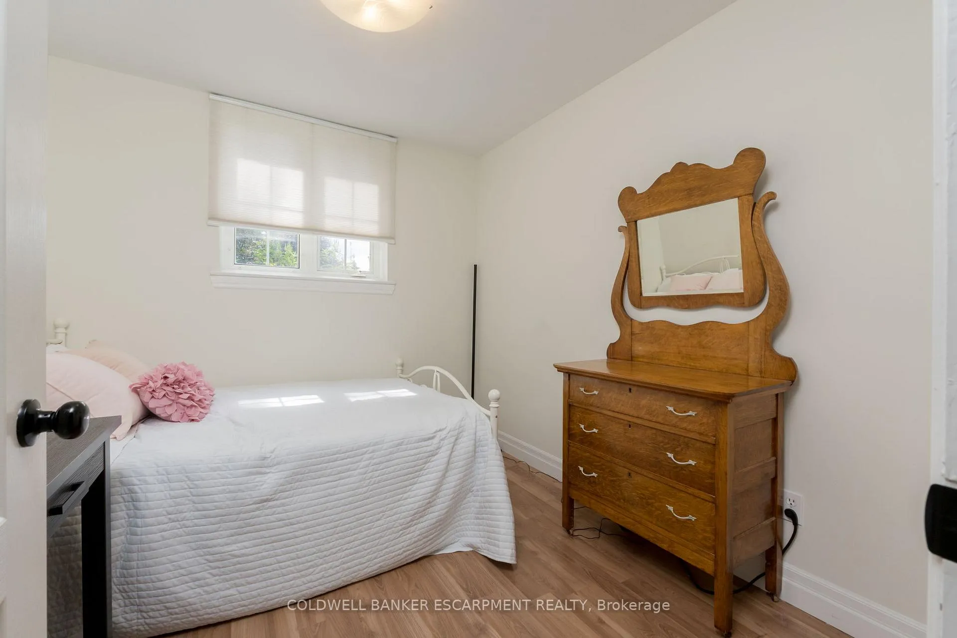 Photo 24 of 77 Elizabeth Drive, Halton Hills, Acton — HOMEH