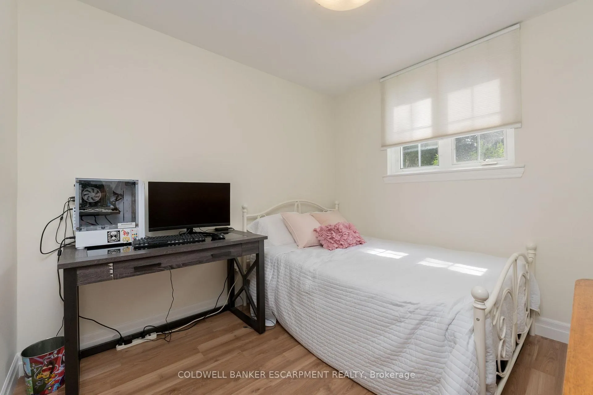Photo 25 of 77 Elizabeth Drive, Halton Hills, Acton — HOMEH