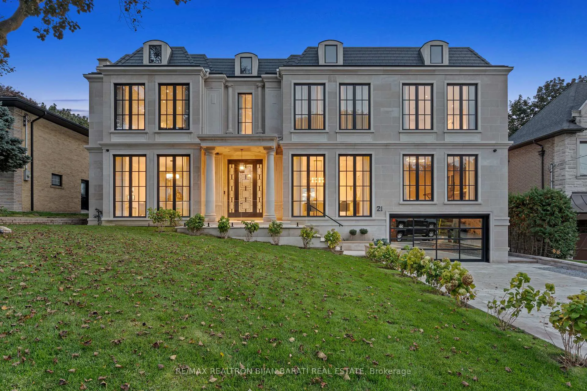 Photo 3 of 21 Idleswift Drive, Vaughan, Uplands — HOMEH