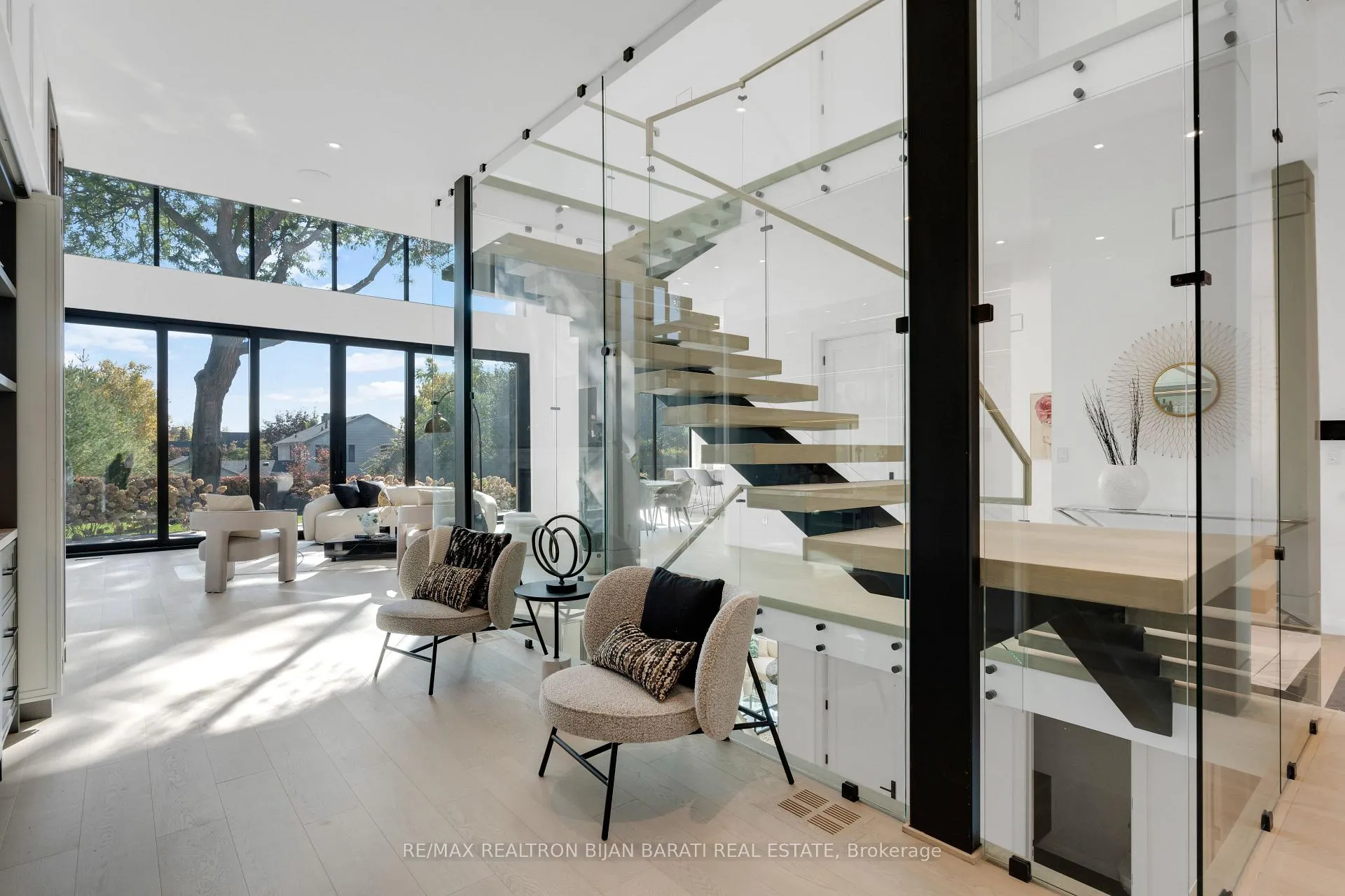 Photo 13 of 21 Idleswift Drive, Vaughan, Uplands — HOMEH