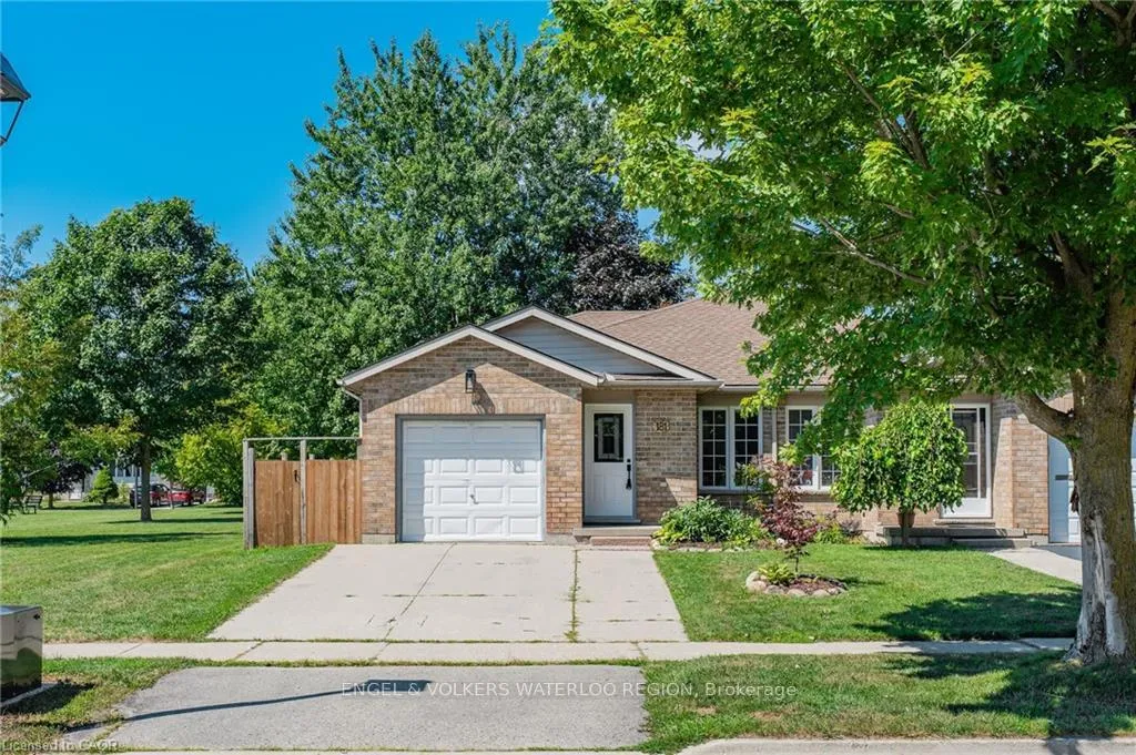 Photo 2 of 181 Walsh Crescent, Stratford — HOMEH