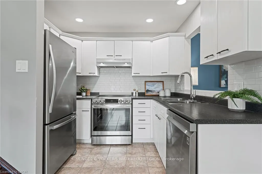 Photo 10 of 181 Walsh Crescent, Stratford — HOMEH