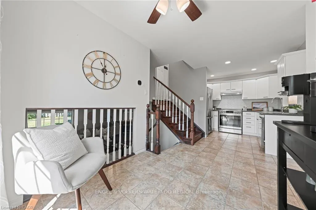 Photo 15 of 181 Walsh Crescent, Stratford — HOMEH