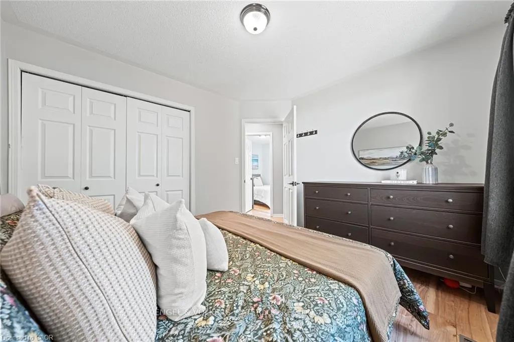 Photo 17 of 181 Walsh Crescent, Stratford — HOMEH