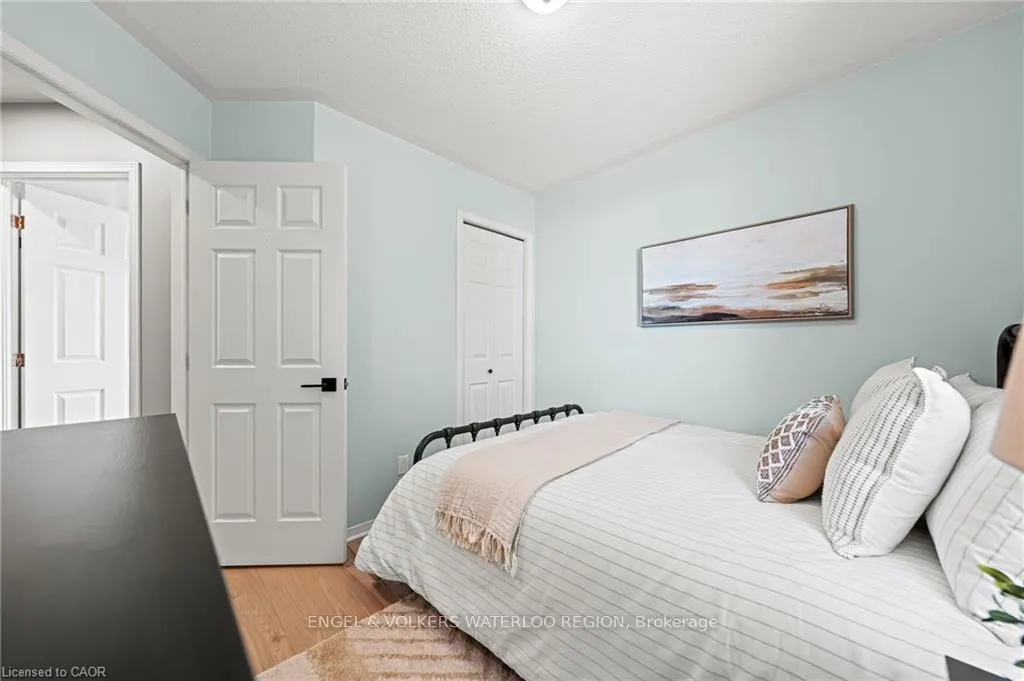 Photo 20 of 181 Walsh Crescent, Stratford — HOMEH