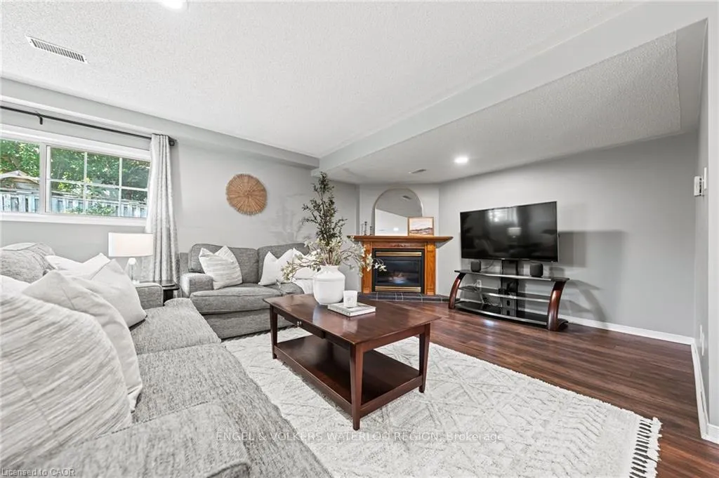 Photo 24 of 181 Walsh Crescent, Stratford — HOMEH