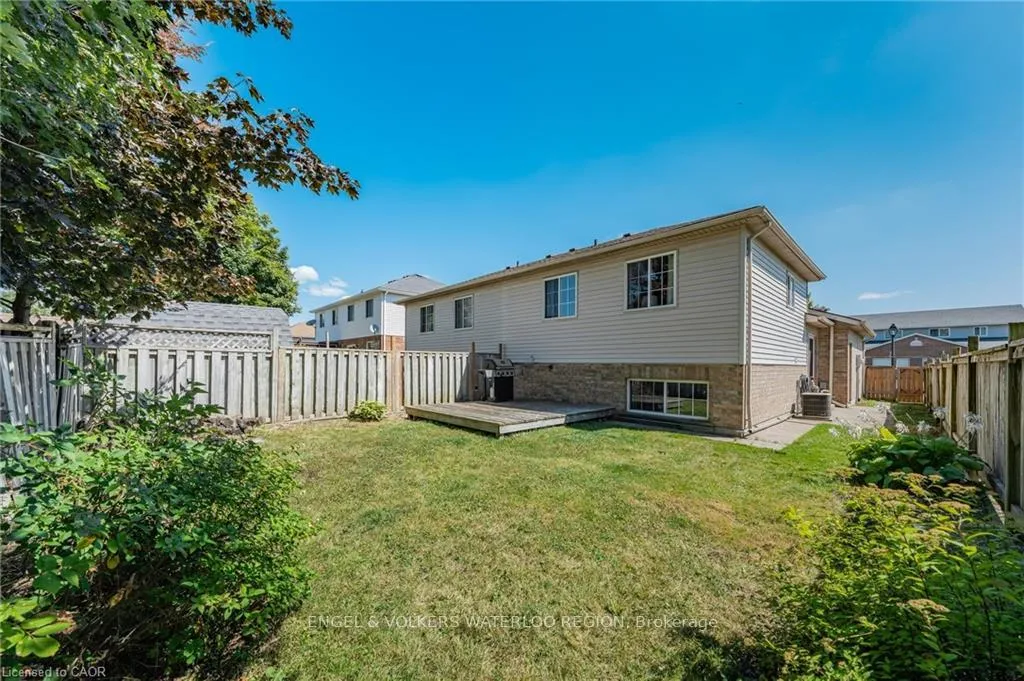 Photo 33 of 181 Walsh Crescent, Stratford — HOMEH
