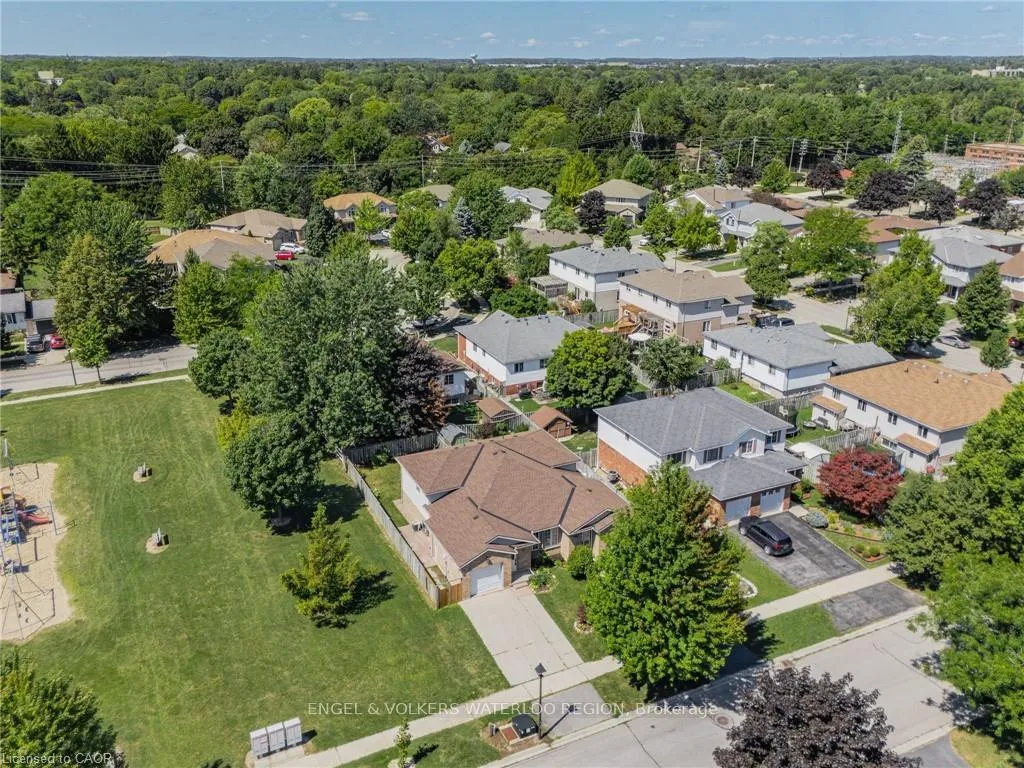 Photo 41 of 181 Walsh Crescent, Stratford — HOMEH