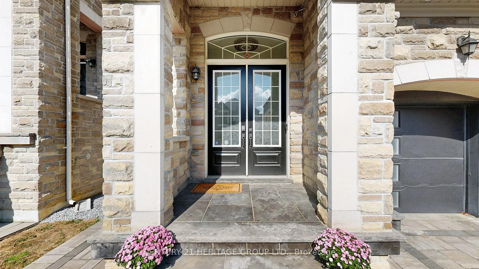 Photo 3 of 103 Garyscholl Road, Vaughan, Vellore Village — HOMEH