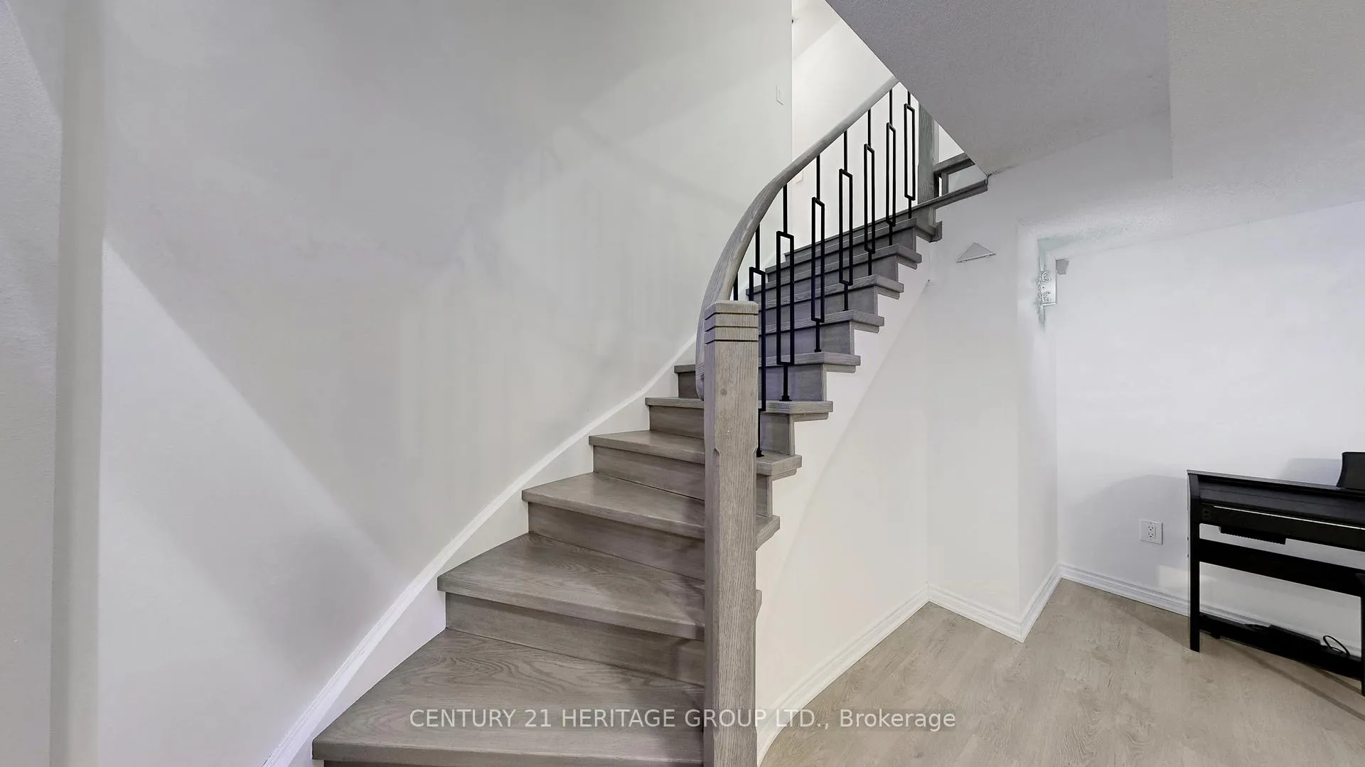 Photo 41 of 103 Garyscholl Road, Vaughan, Vellore Village — HOMEH