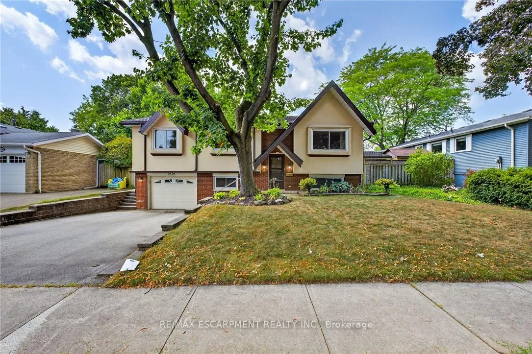 Photo 2 of 2479 Bridge Road, Oakville, West — HOMEH