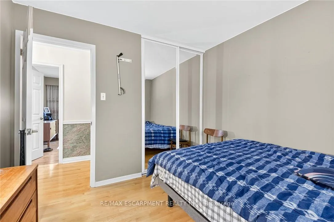 Photo 9 of 2479 Bridge Road, Oakville, West — HOMEH