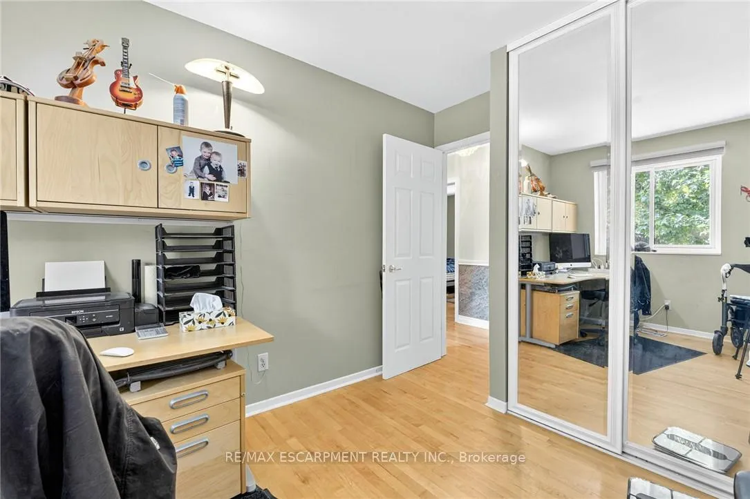 Photo 11 of 2479 Bridge Road, Oakville, West — HOMEH