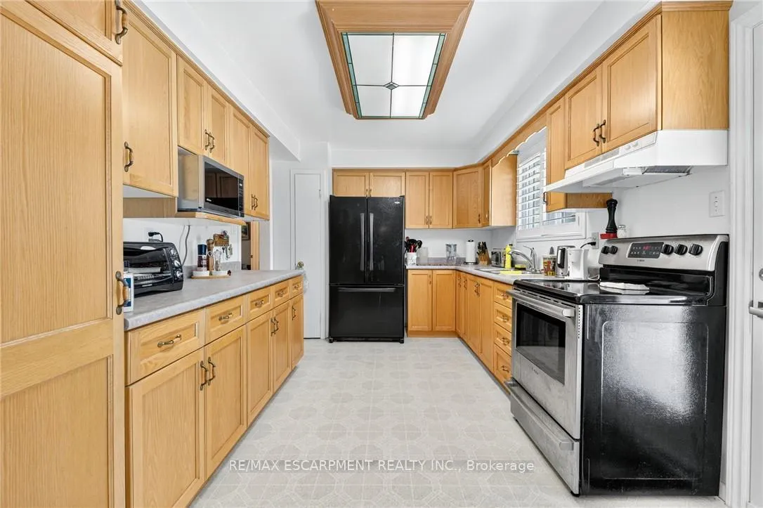 Photo 14 of 2479 Bridge Road, Oakville, West — HOMEH