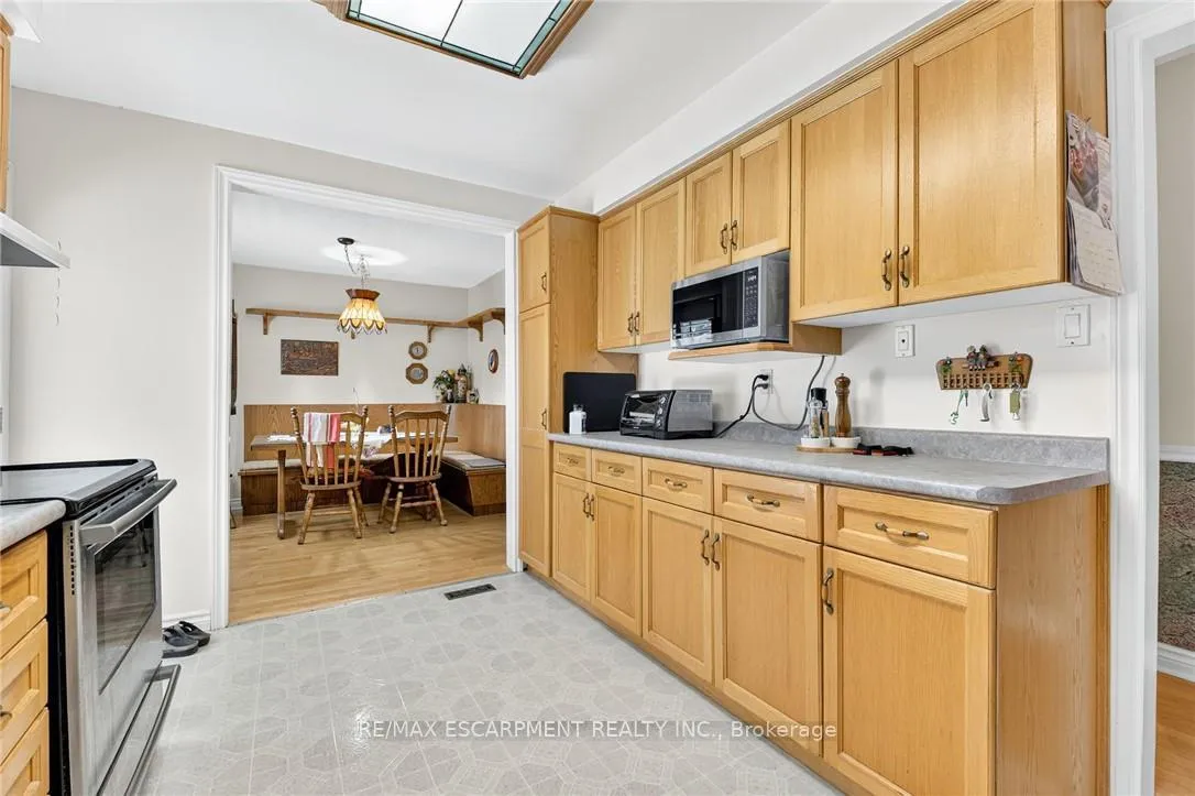 Photo 15 of 2479 Bridge Road, Oakville, West — HOMEH