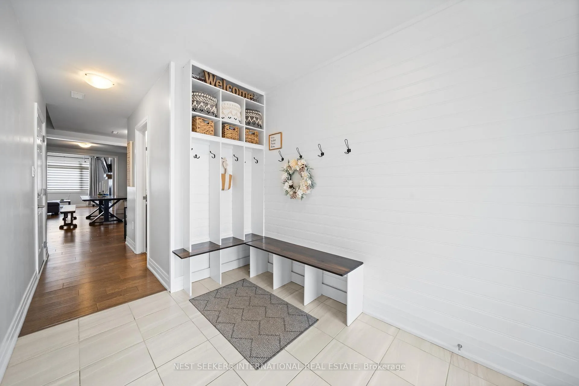 Photo 3 of 183 Franklin Trail, Barrie, Rural Barrie Southwest — HOMEH