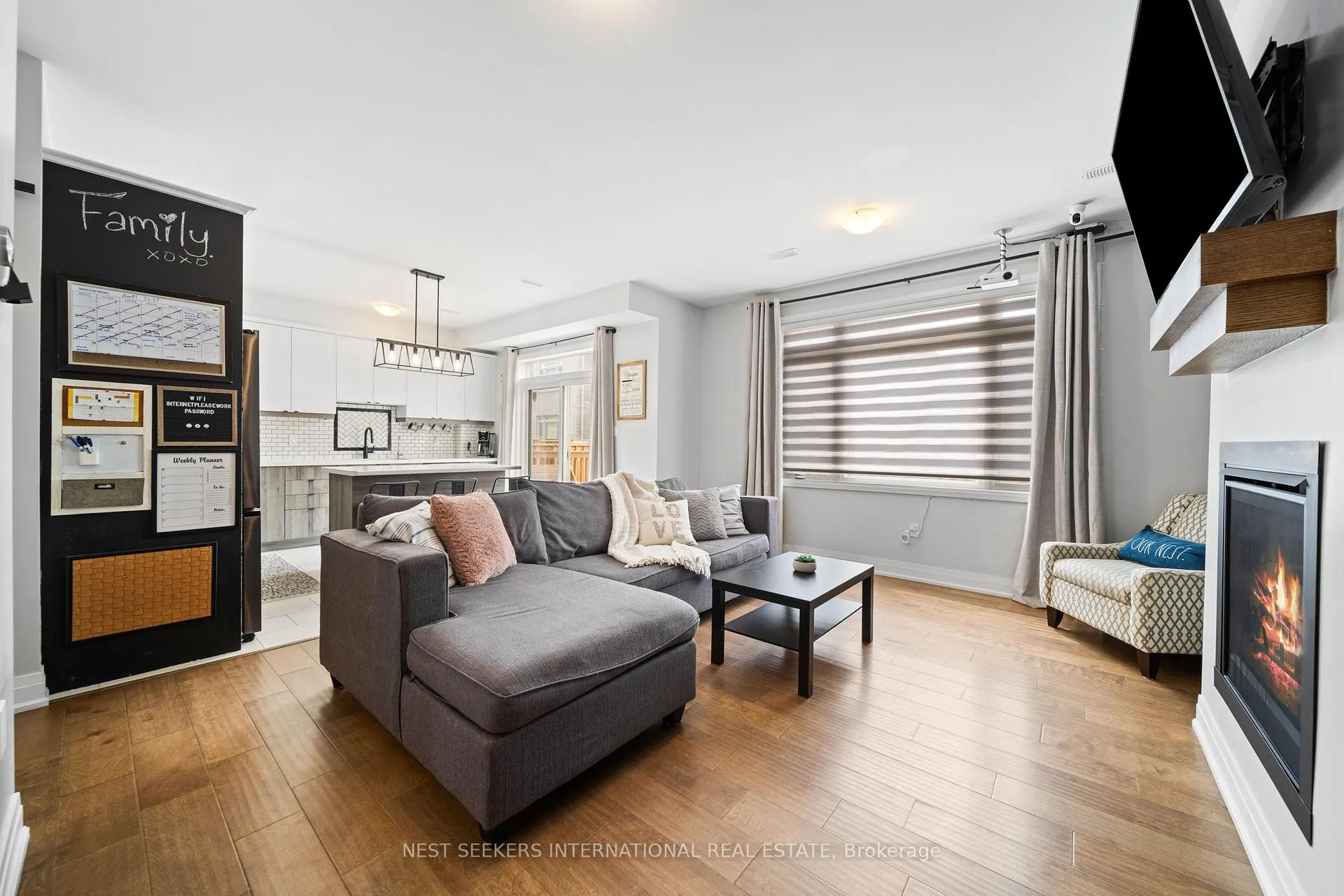 Photo 10 of 183 Franklin Trail, Barrie, Rural Barrie Southwest — HOMEH