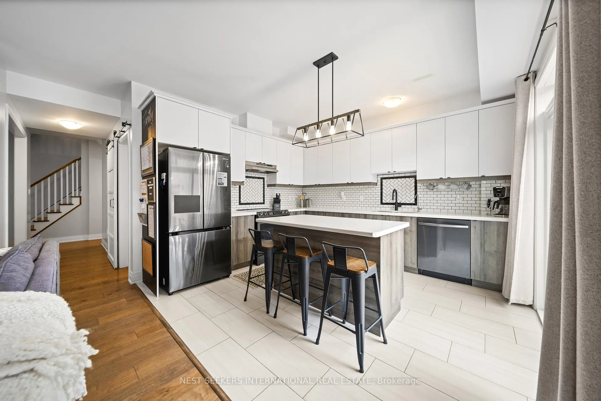 Photo 14 of 183 Franklin Trail, Barrie, Rural Barrie Southwest — HOMEH