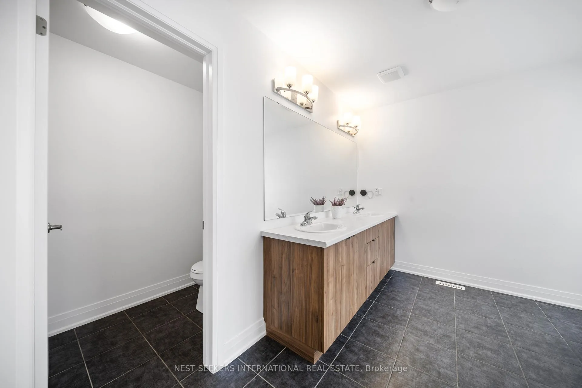 Photo 20 of 183 Franklin Trail, Barrie, Rural Barrie Southwest — HOMEH