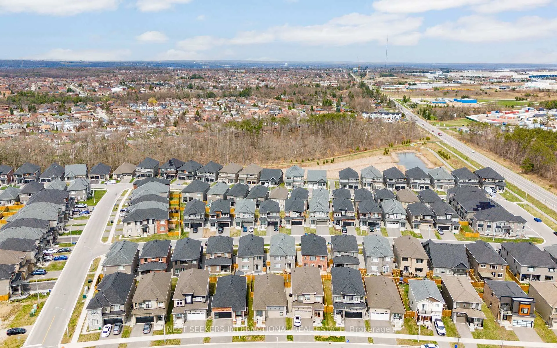 Photo 43 of 183 Franklin Trail, Barrie, Rural Barrie Southwest — HOMEH
