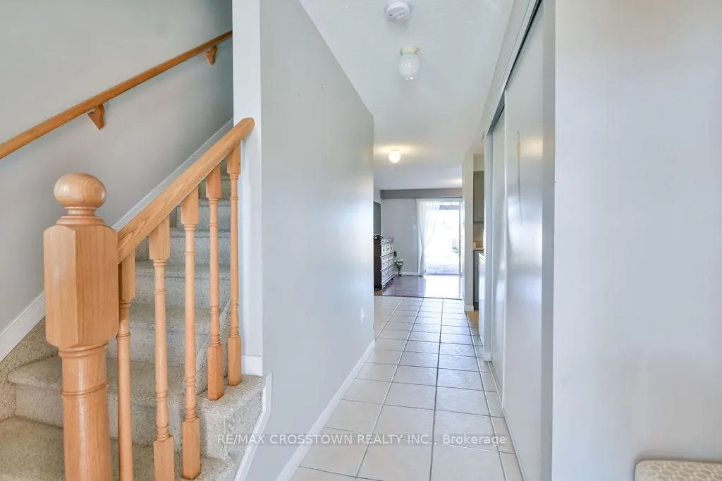 Photo 3 of 71 Goodwin Drive, Barrie, Painswick South — HOMEH