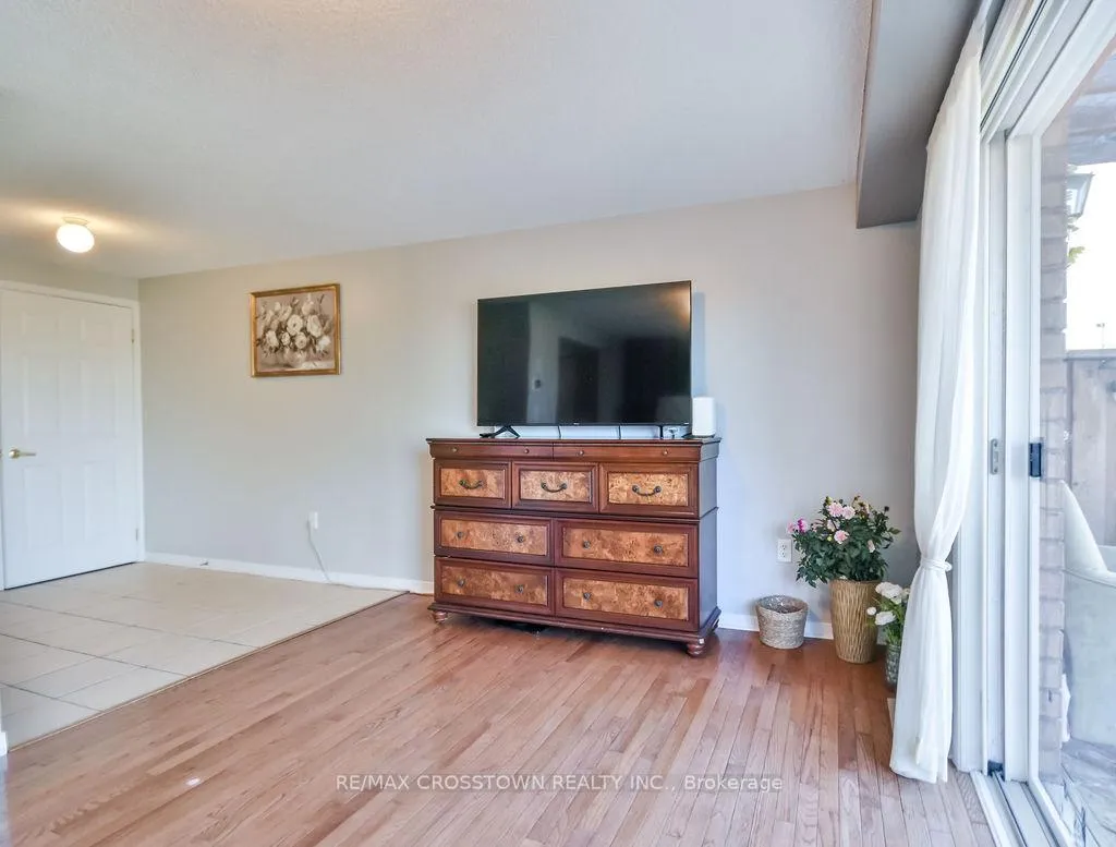 Photo 9 of 71 Goodwin Drive, Barrie, Painswick South — HOMEH