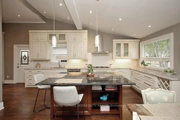 Photo 6 of 353 Kingsview Drive, Caledon, Bolton North — HOMEH