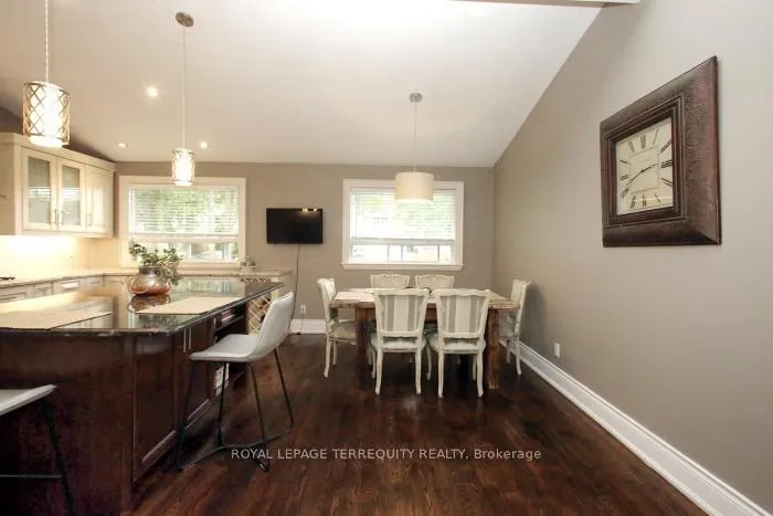 Photo 10 of 353 Kingsview Drive, Caledon, Bolton North — HOMEH