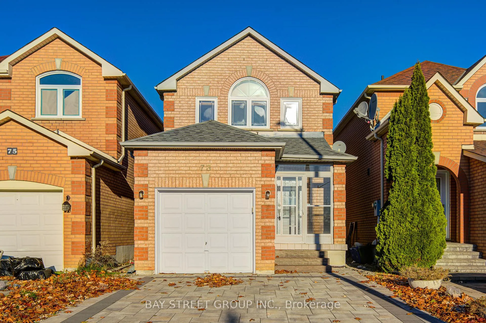Photo 2 of 73 Mindy Crescent, Markham, Middlefield — HOMEH