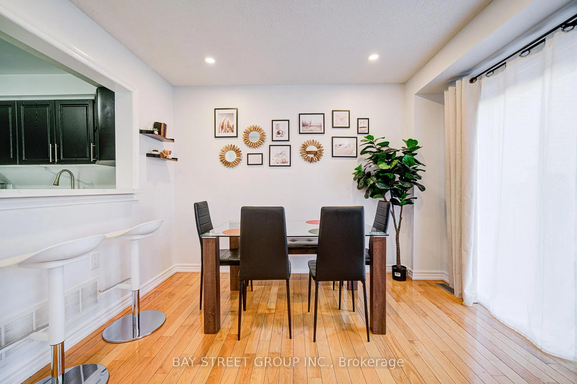 Photo 12 of 73 Mindy Crescent, Markham, Middlefield — HOMEH