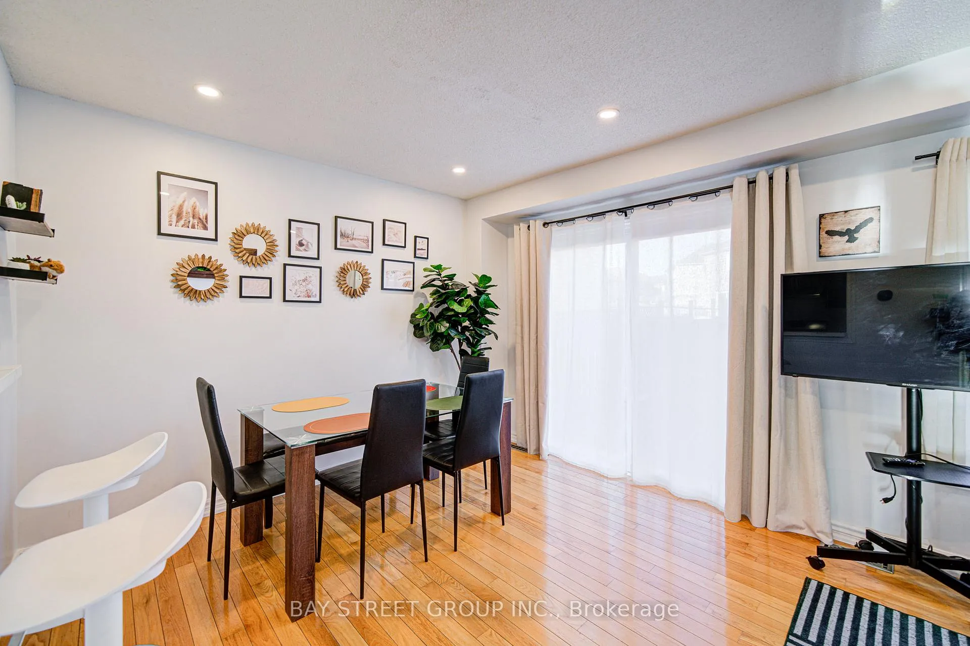 Photo 13 of 73 Mindy Crescent, Markham, Middlefield — HOMEH