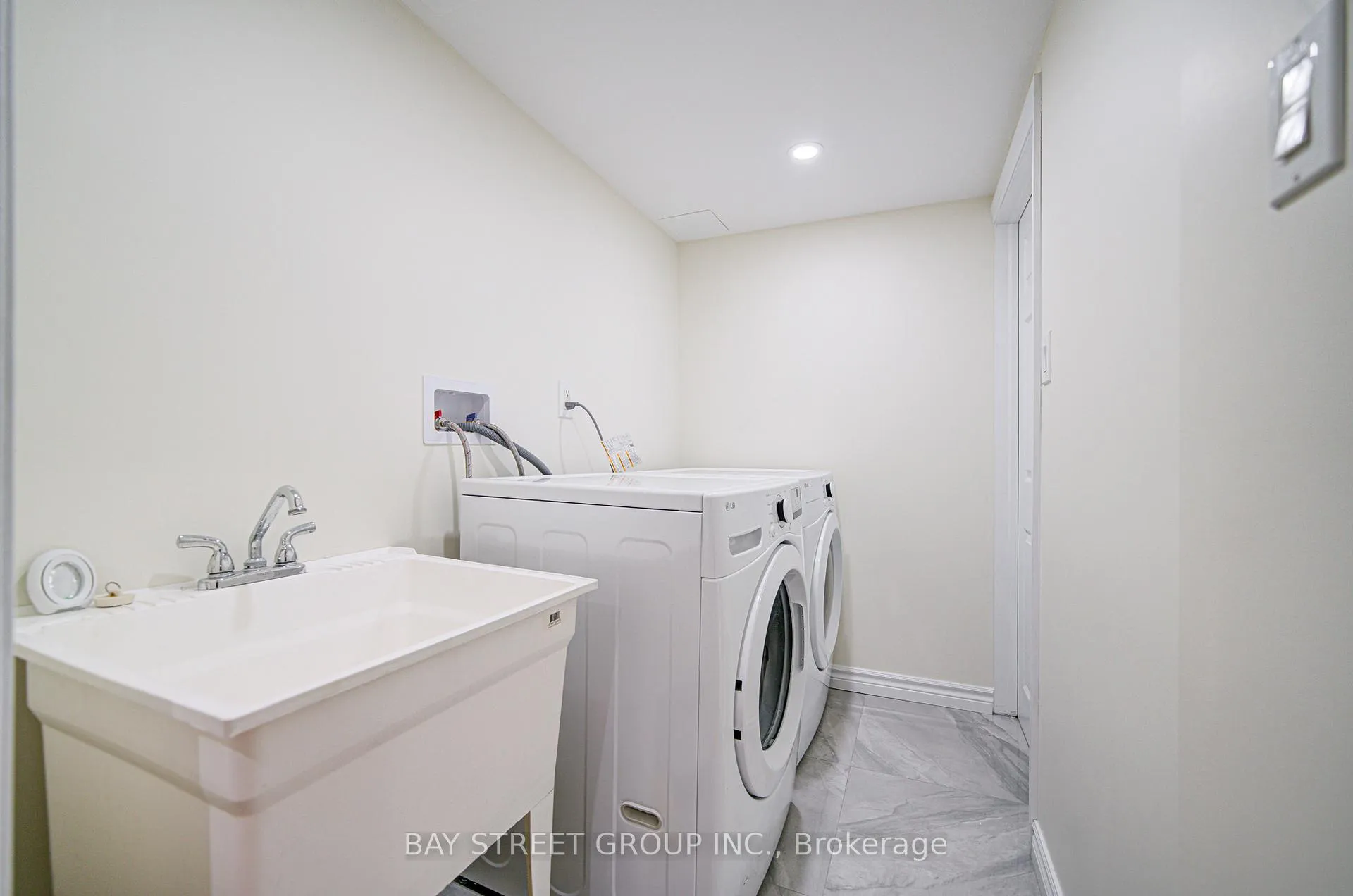Photo 29 of 73 Mindy Crescent, Markham, Middlefield — HOMEH