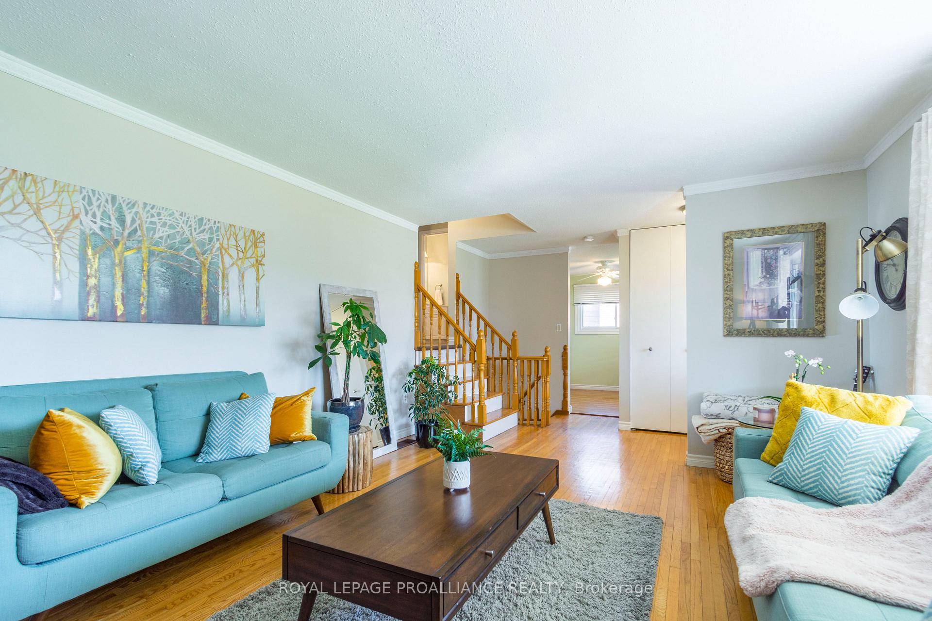 Photo 7 of 24 Lexington Crescent, Belleville, Belleville Ward — HOMEH