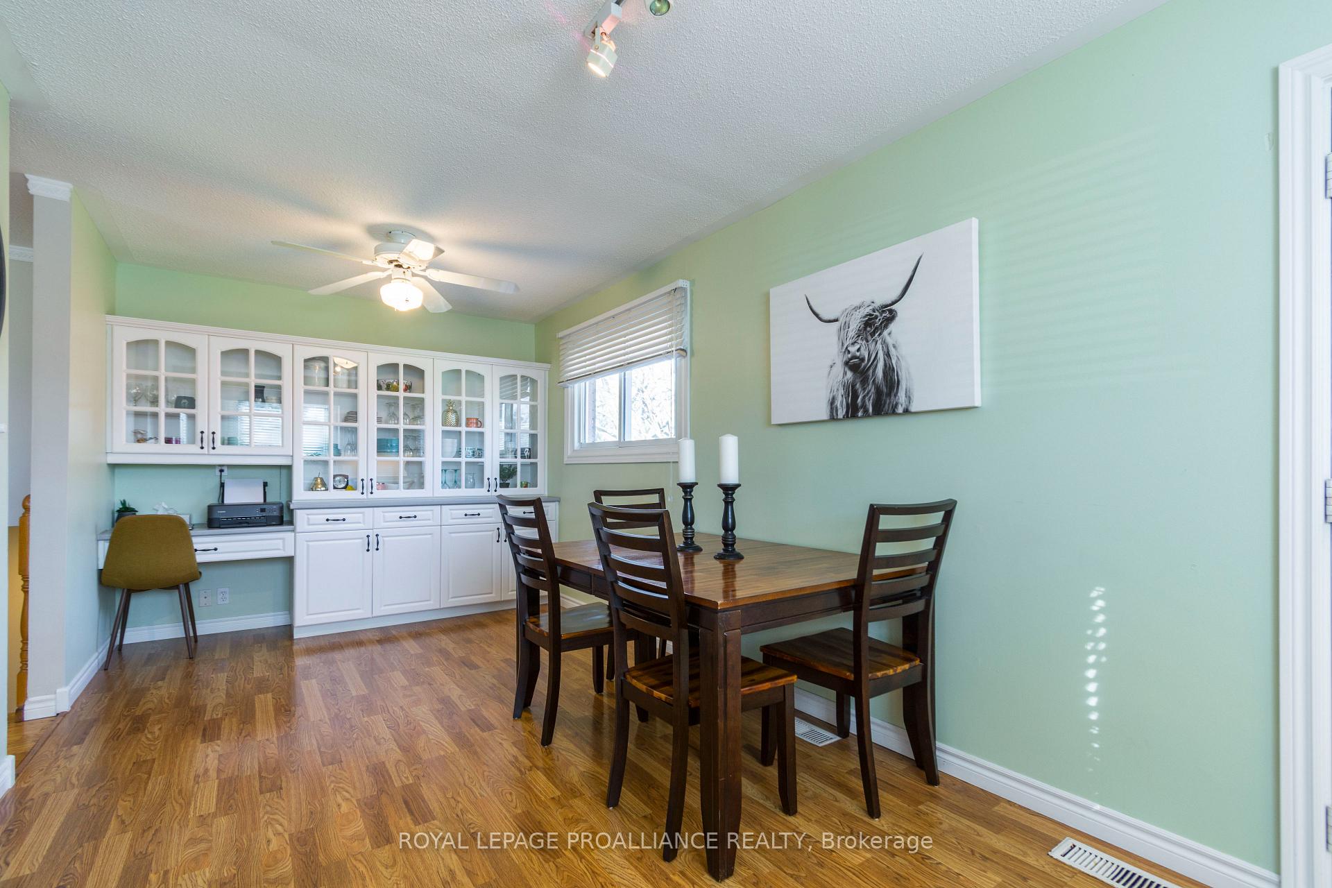 Photo 12 of 24 Lexington Crescent, Belleville, Belleville Ward — HOMEH