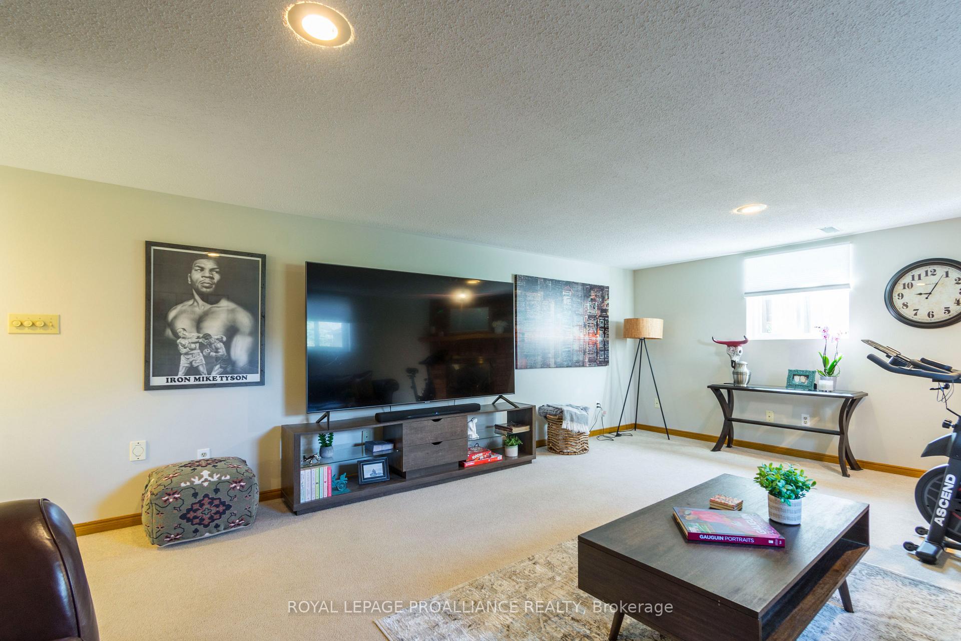 Photo 23 of 24 Lexington Crescent, Belleville, Belleville Ward — HOMEH