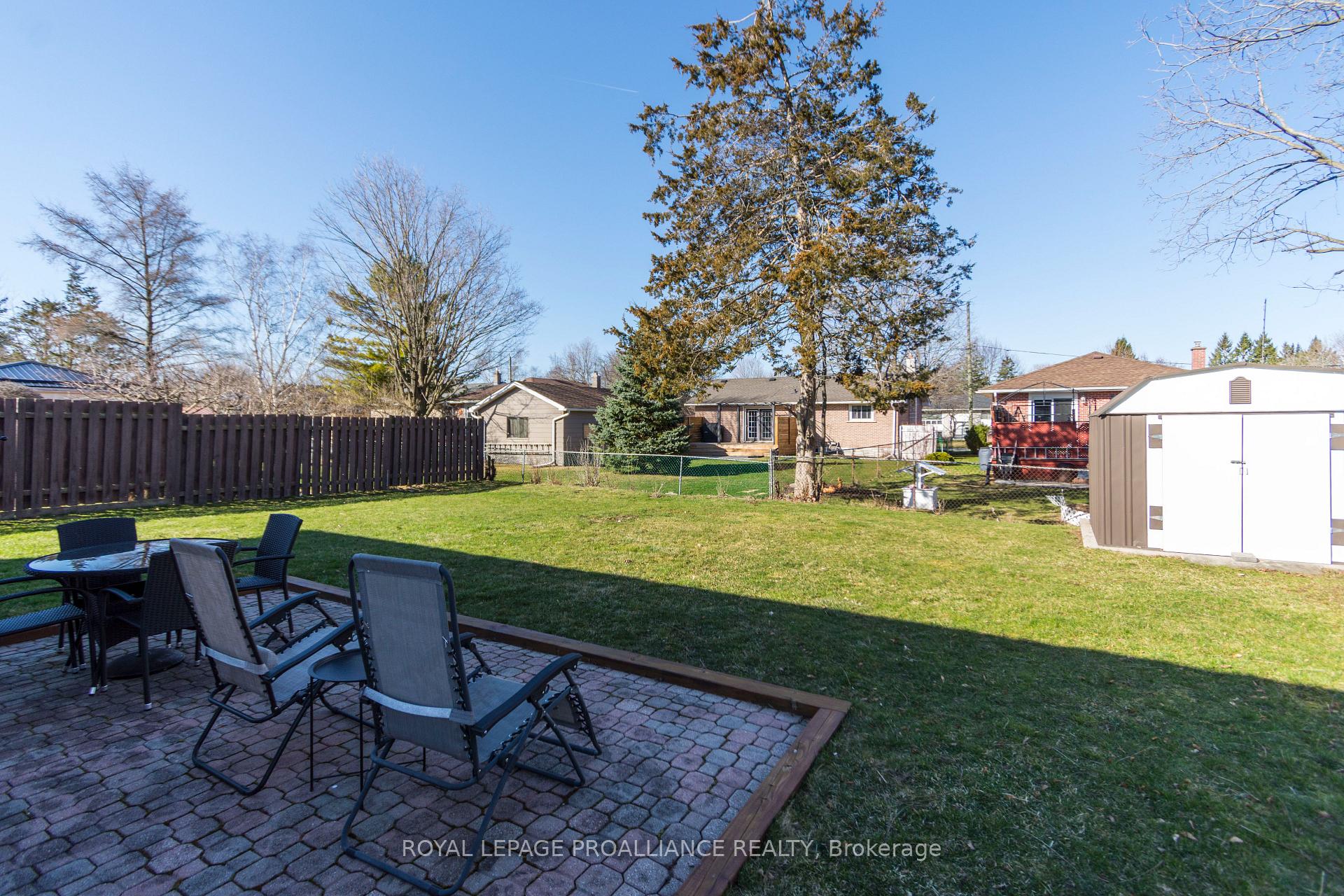 Photo 29 of 24 Lexington Crescent, Belleville, Belleville Ward — HOMEH