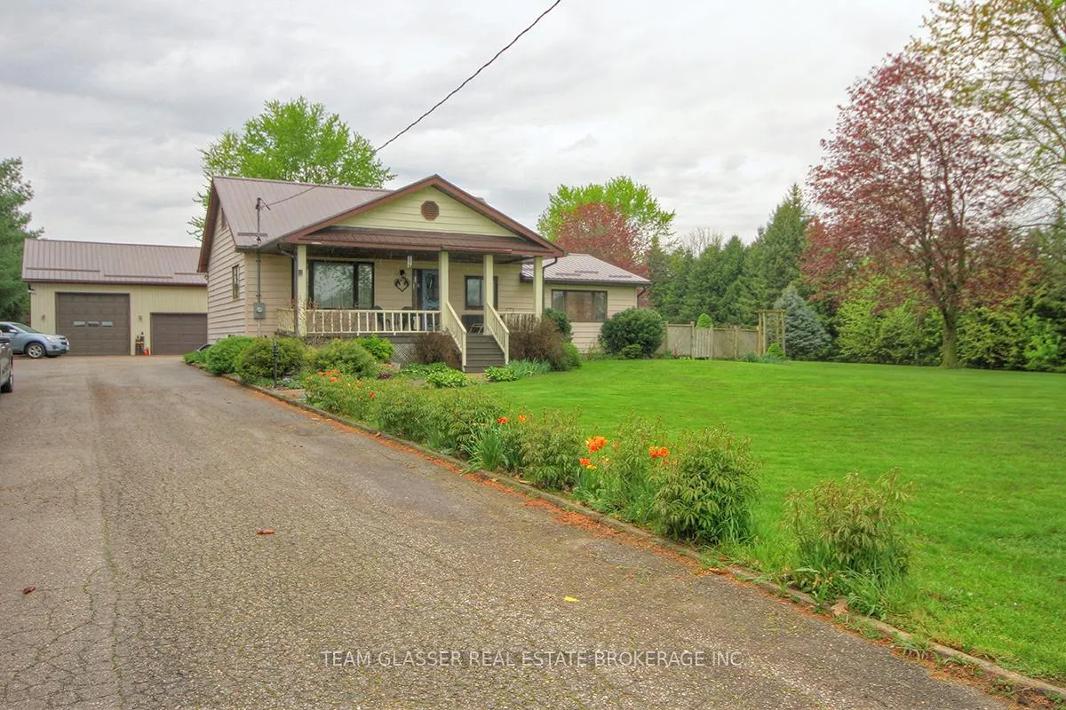 Photo 2 of 8200 Falconbridge Drive, Strathroy-Caradoc, Mount Brydges — HOMEH