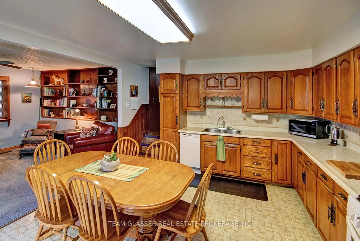 Photo 9 of 8200 Falconbridge Drive, Strathroy-Caradoc, Mount Brydges — HOMEH
