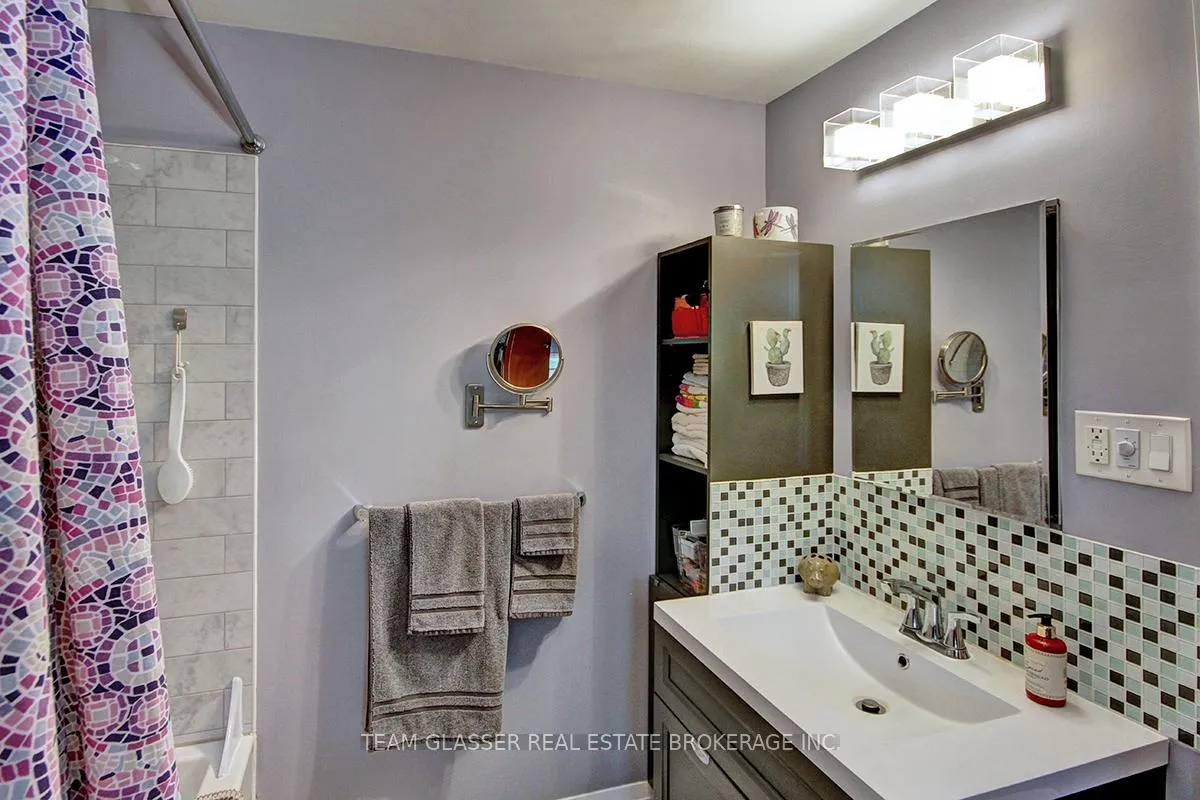 Photo 20 of 8200 Falconbridge Drive, Strathroy-Caradoc, Mount Brydges — HOMEH